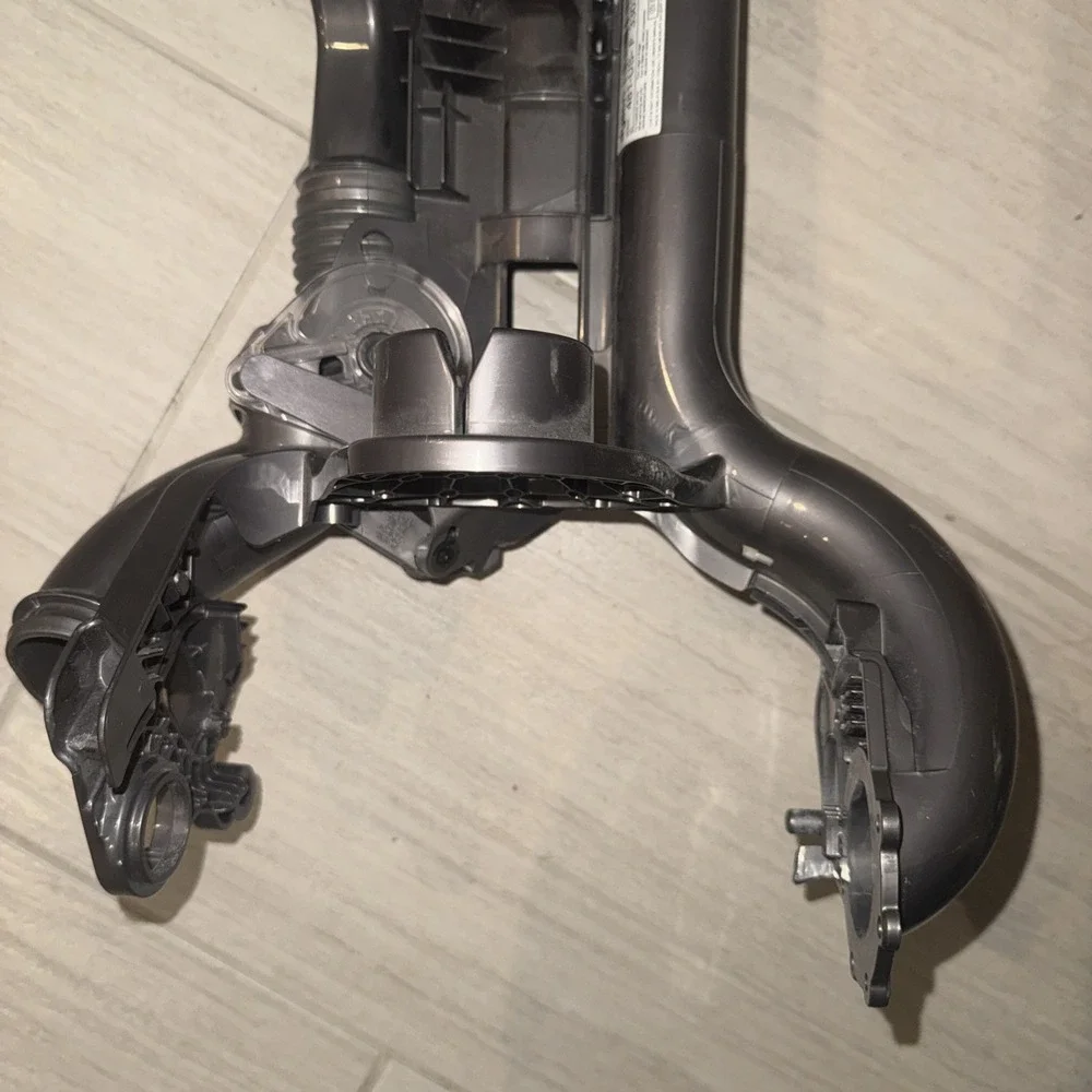 Dyson includes extra cracks